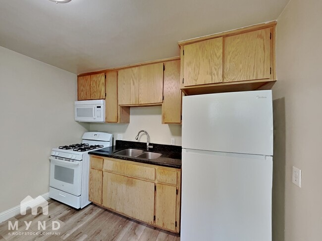 Foto del edificio - 1852 Grand Ave