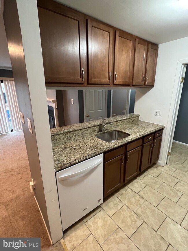 Foto del edificio - 1614 WOODHOLLOW Dr
