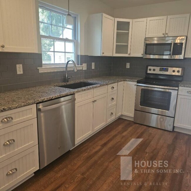 Building Photo - 5 Haley Ct