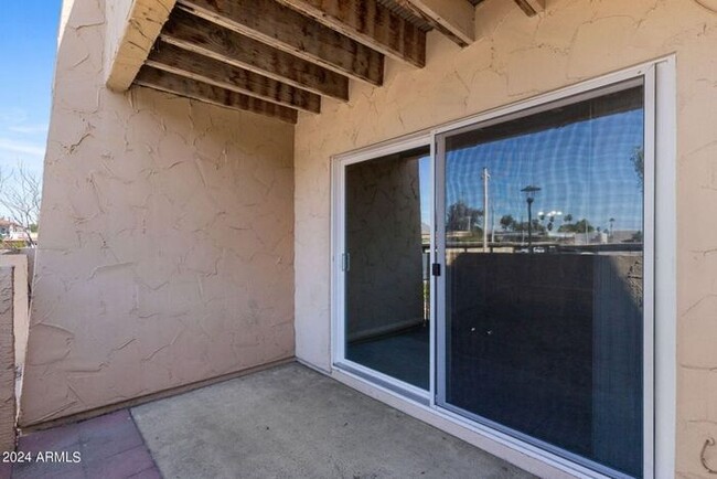 Foto del edificio - Single Level 3 bedroom Condo In Scottsdale!