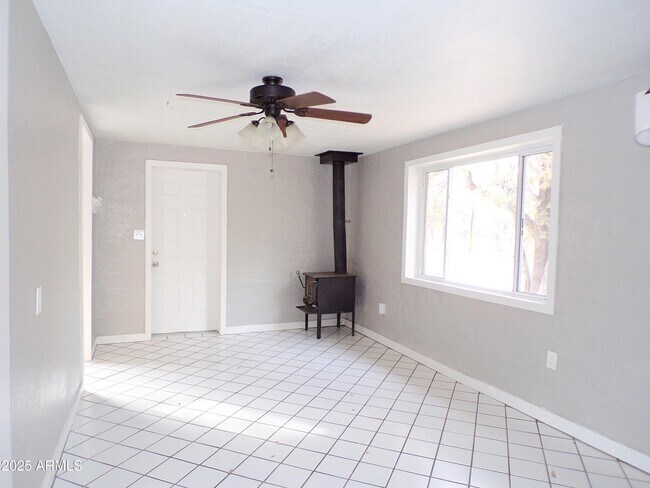 Foto del edificio - 92 E Ramsey Canyon Rd