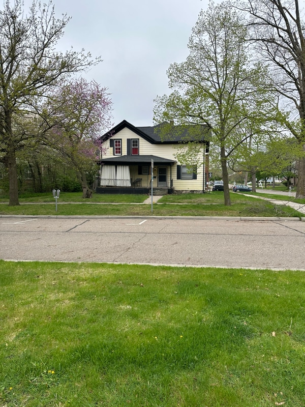 Primary Photo - 233 N Chestnut St
