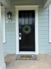 Building Photo - 417 Abell St S