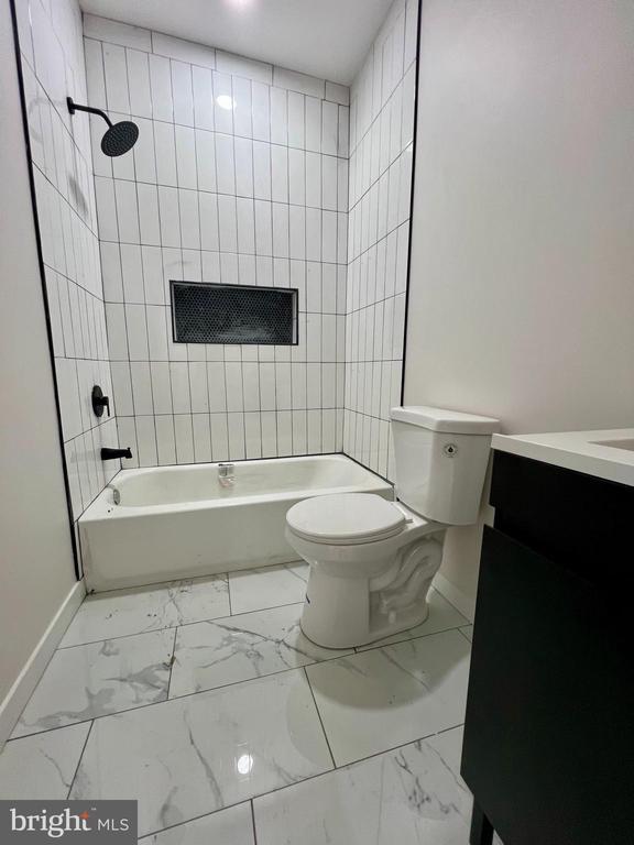 Foto del edificio - 32 S 62nd St