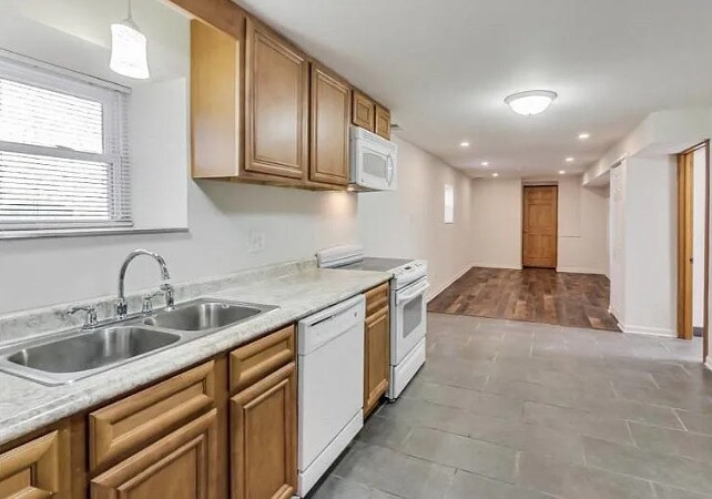 Foto del edificio - 4988 N Elston Ave