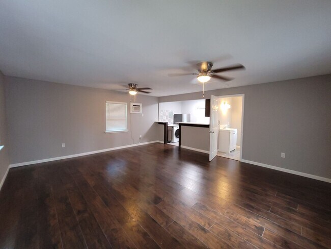 Building Photo - 234 Senisa Dr