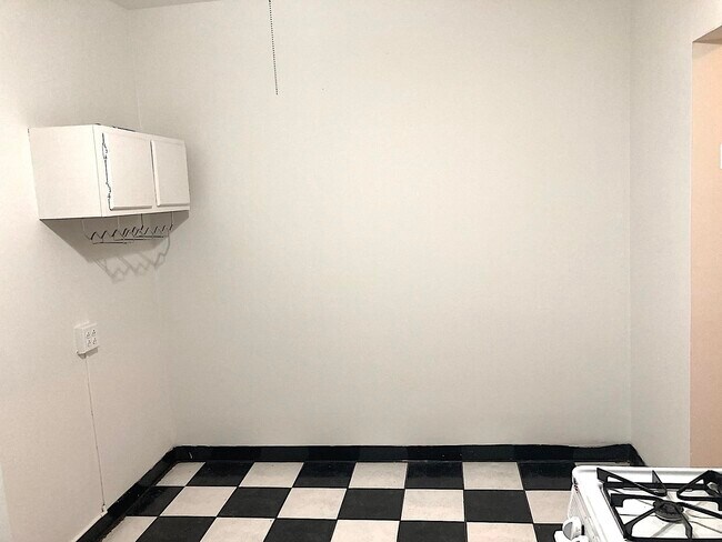 Foto del edificio - 6045 JFK Blvd E