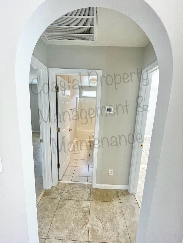 Foto del edificio - 1156 Great Lakes Cir