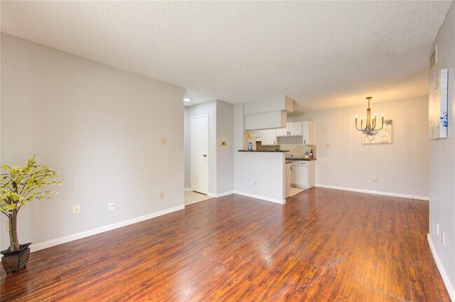 Building Photo - 2750 Holly Hall St