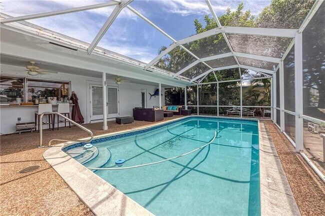 Foto del edificio - 2712 NE 12th St