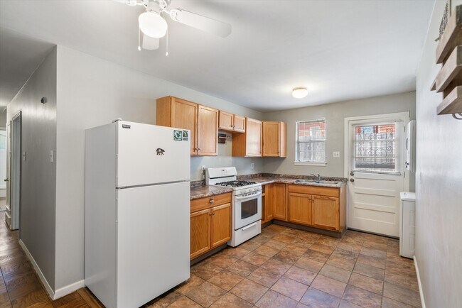 Building Photo - 2094 Harbert Ave