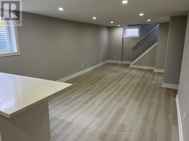 Building Photo - 15 Camille Ct