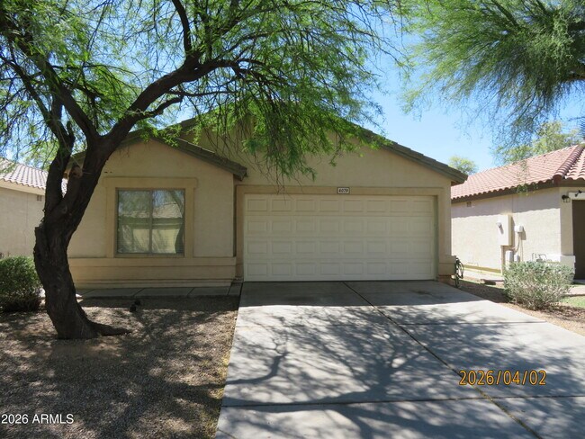Building Photo - 4079 E Mica Rd
