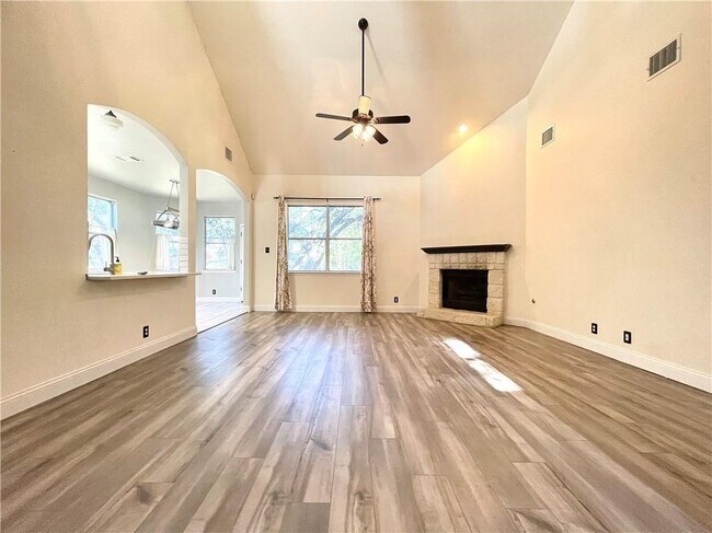 Foto del edificio - 1804 Warwick Cove