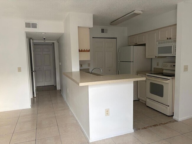 Foto del edificio - 1218 Bermuda Lakes Ln