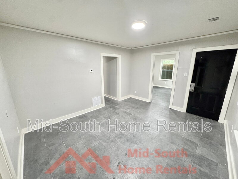 Photo - 1811 Castalia St