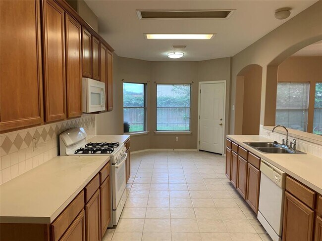 Building Photo - 10842 White Oak Point Ct