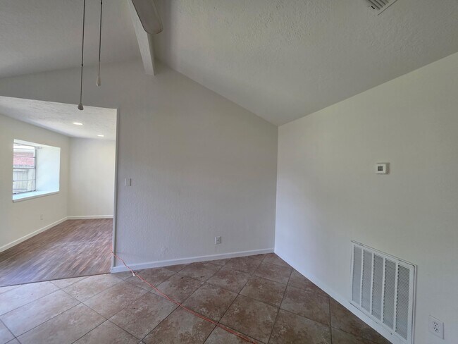 Building Photo - 4927 Tealgate Dr