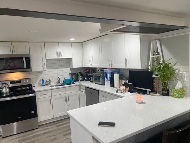 Foto del edificio - 5530 N Mango Ave