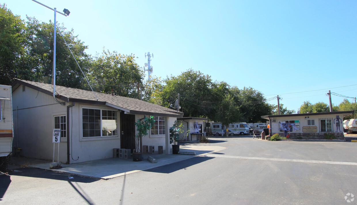 Building Photo - Acorn Mobile Village