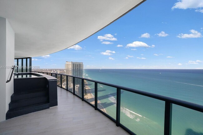 Foto del edificio - 18555 Collins Ave