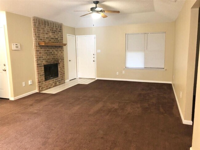 Building Photo - 445 Black Oak Ln