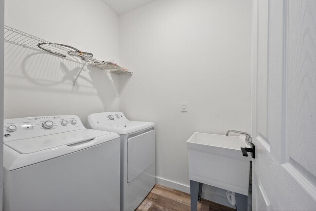 Foto del edificio - 181 NW 6th Pl