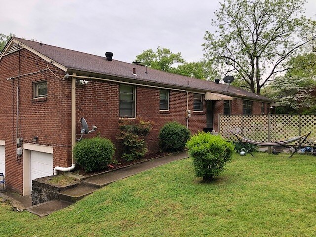 Building Photo - 3901 Albert Dr