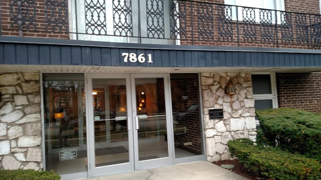 Building Photo - 7861 Niles Center Rd