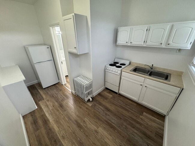 Photo - 2820 Walnut St Apartment
