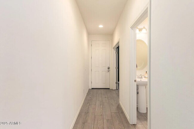 Foto del edificio - 3227 W Carter Rd