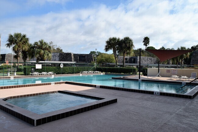 Foto del edificio - 926 Willow Dr