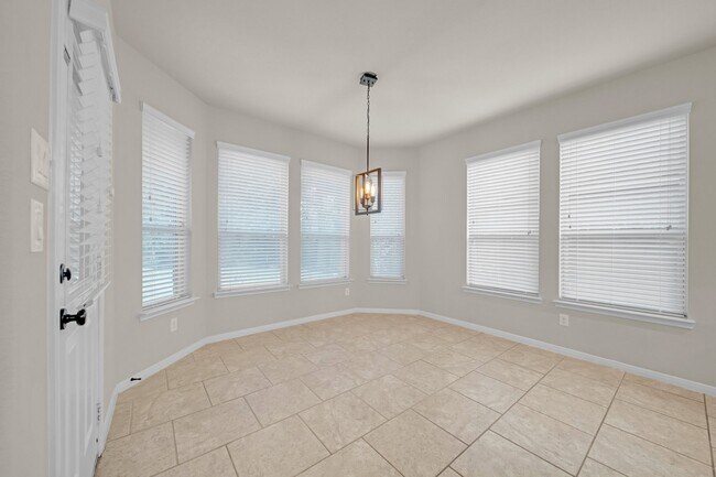 Foto del edificio - 323 Kinderwood Trail