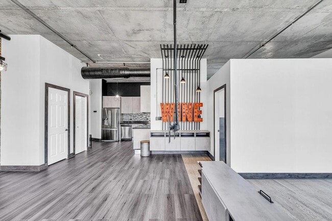 Building Photo - 2100 Van Buren St