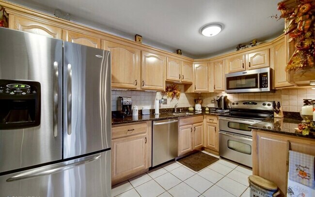 Foto del edificio - 1117 Leavitt Ave