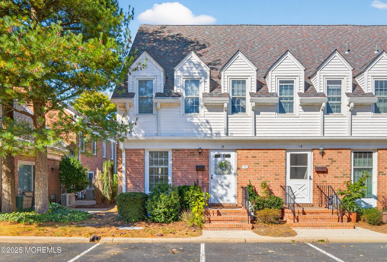 Primary Photo - 15 Wyckham Rd
