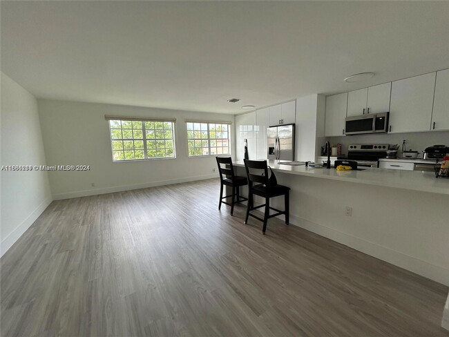 Foto del edificio - 8657 SW 5th St