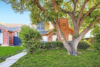 Building Photo - 1321 Overlook Dr