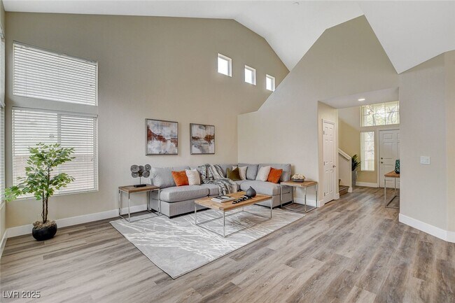 Building Photo - 2033 Shining Feather Ln