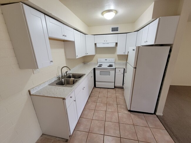 Building Photo - 1805 Bimini Ln