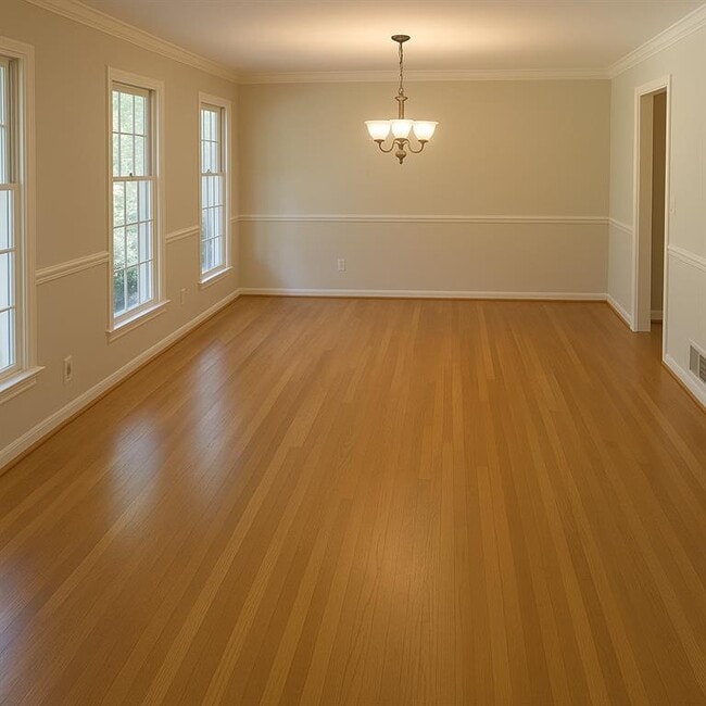 Building Photo - 1719 Chateau Dr
