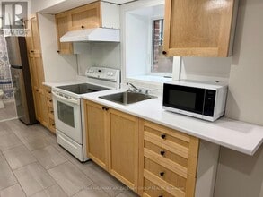 Building Photo - 153 Queens Dr