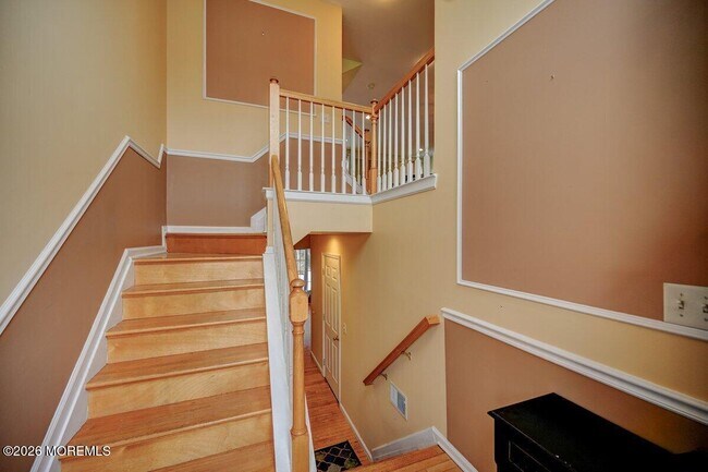 Foto del edificio - 319 Bernard Dr