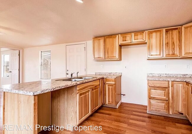 Foto del edificio - 2 br, 1 bath House - 3648 E. Bluebird