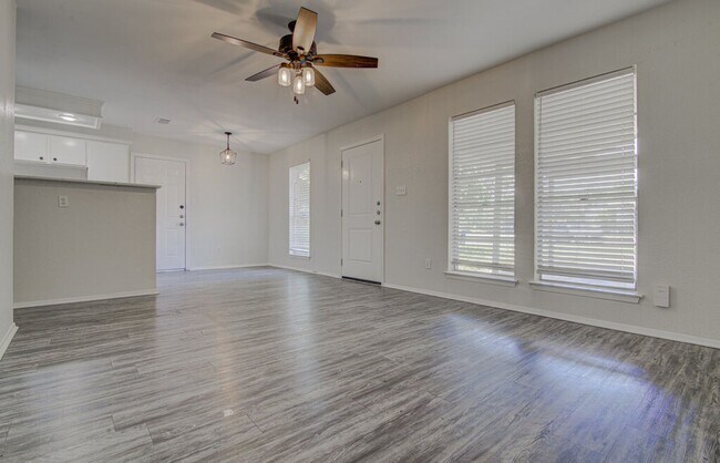 Foto del edificio - 5301 Indio Cir
