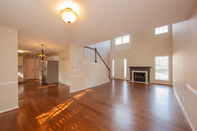 Foto del edificio - 2202 Falcon Creek Dr