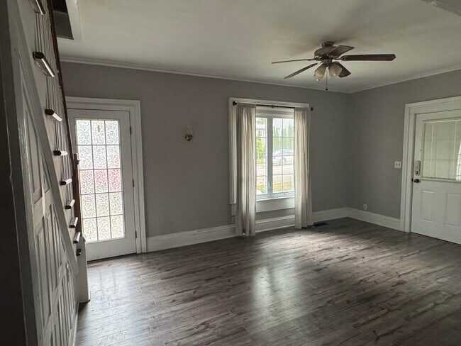 Sala de estar - 253 Jefferson St