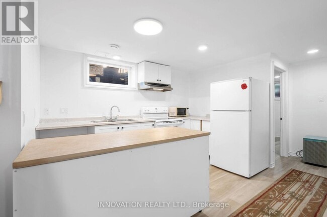 Photo du bâtiment - 1263 Maitland Ave