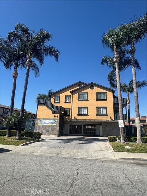 Foto principal - 301 W Mountain View Ave