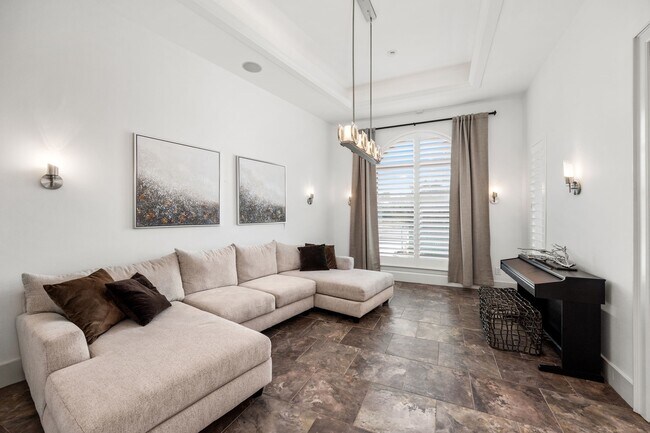 Foto del edificio - 1210 Parkerhaven Ct